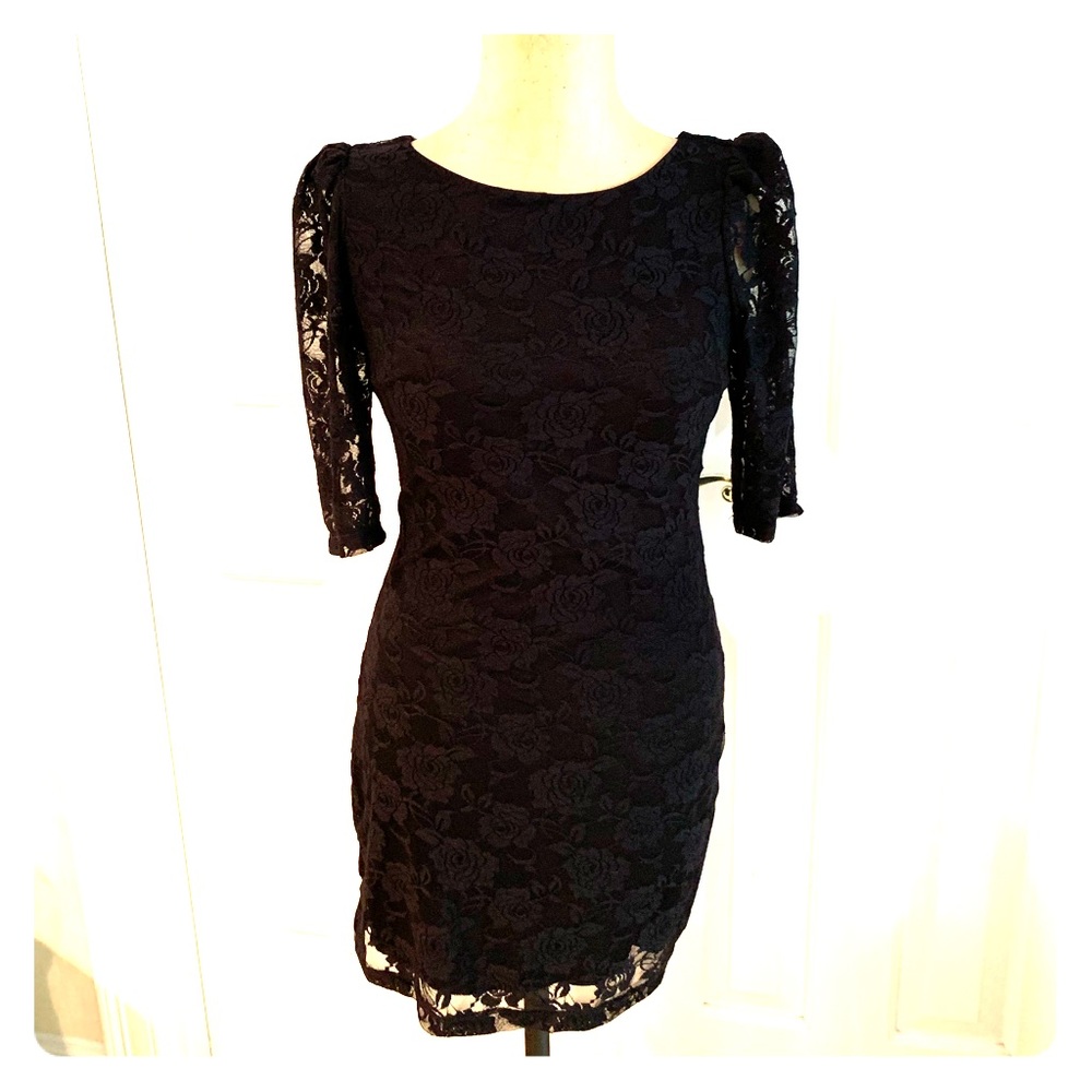 Stretch lace dress
